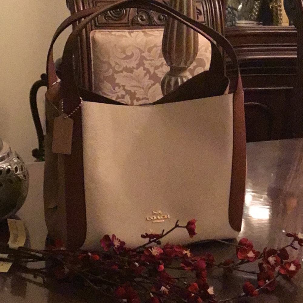 Coach Hand bag - Picture 3 of 8